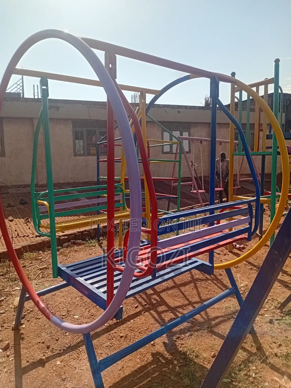 Round Swing