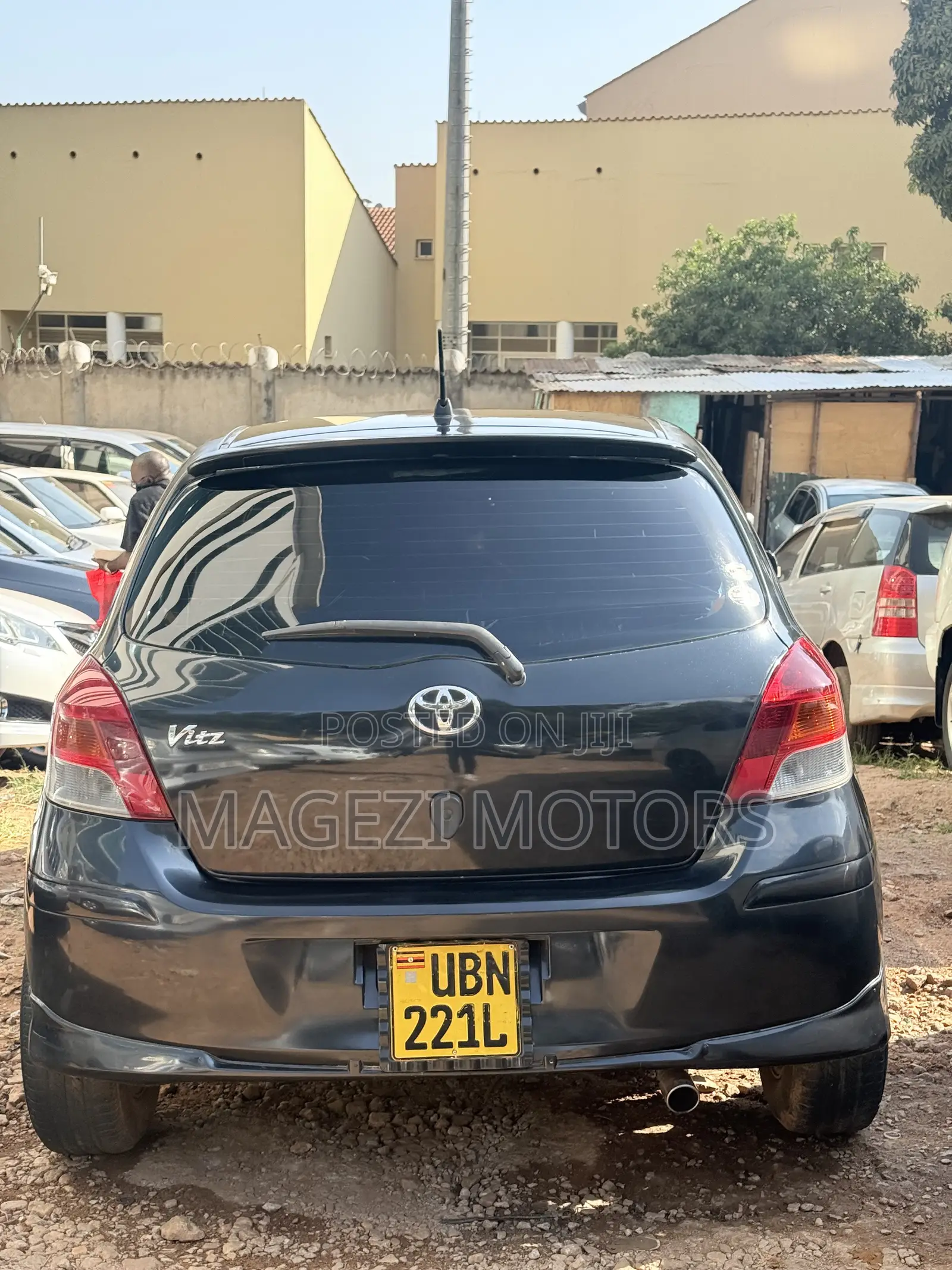 Toyota Vitz 2010 Black