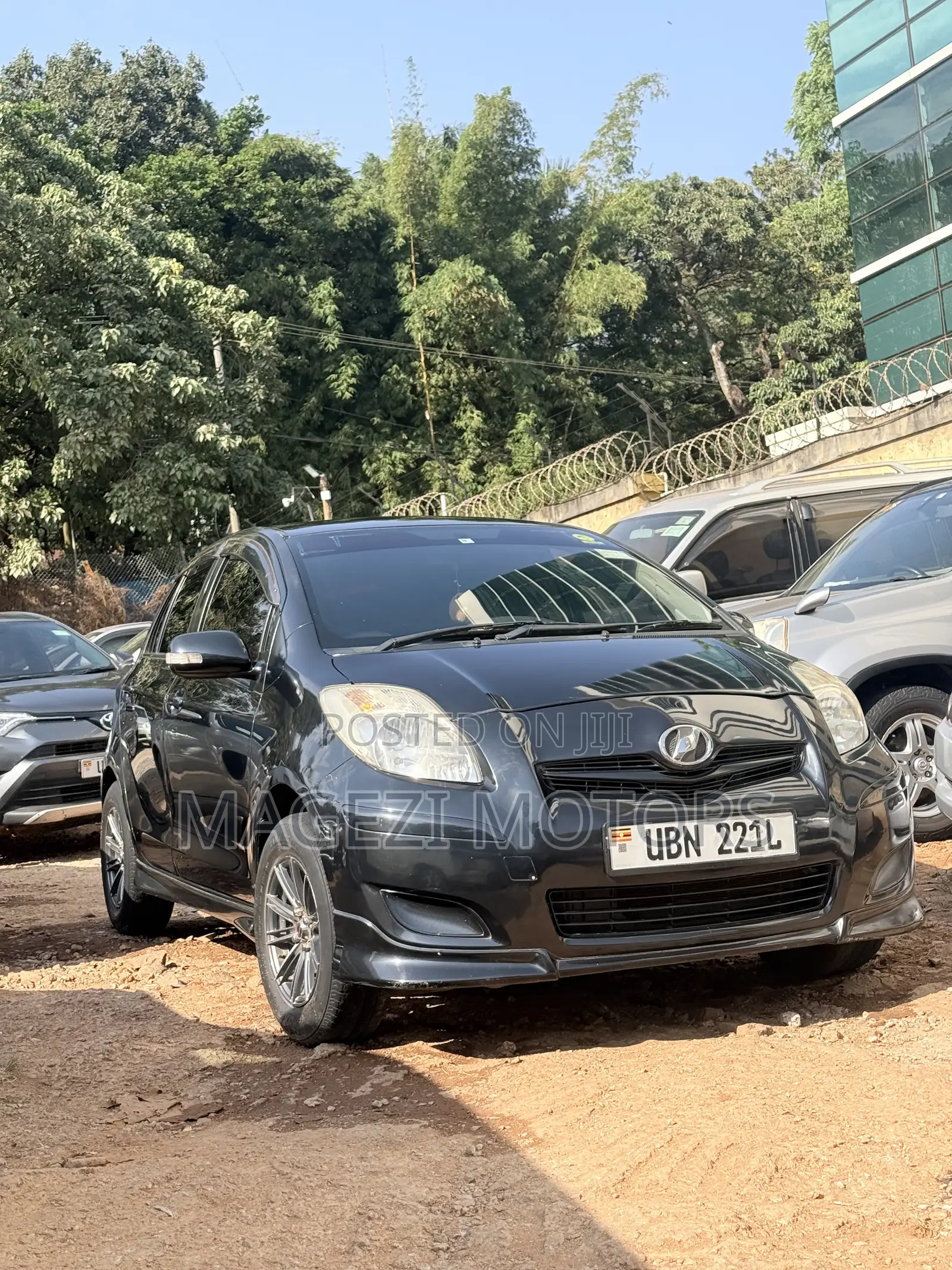 Toyota Vitz 2010 Black