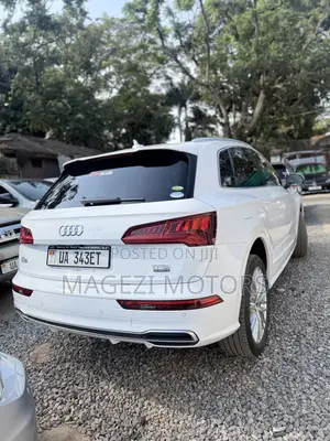 Audi Q5 2.0T Premium AWD quattro 2019 White
