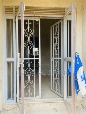 5bdrm House in Gayaza Estate, Busukuma for sale