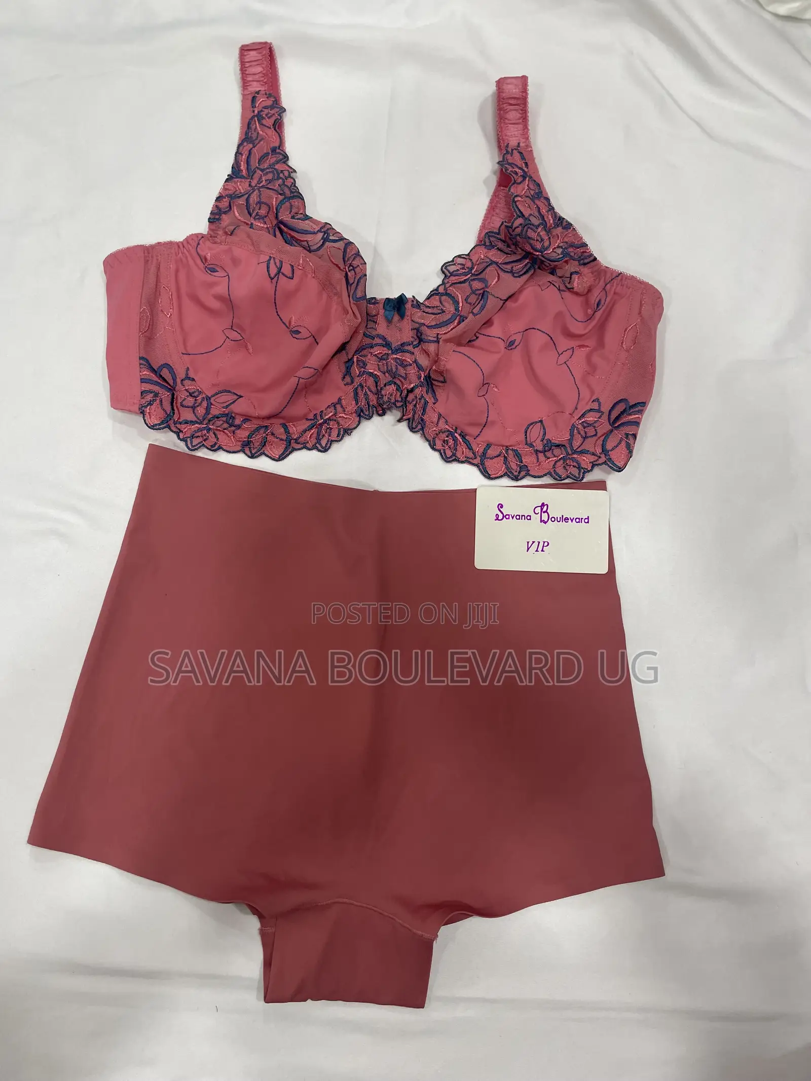 Savana 36e Peach Embroidery Set