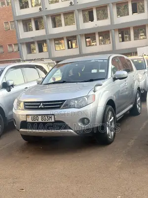 Mitsubishi Outlander 2010 Silver