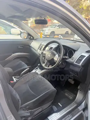 Mitsubishi Outlander 2010 Silver
