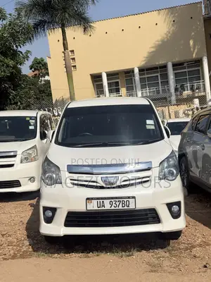 Toyota Noah 2013 White