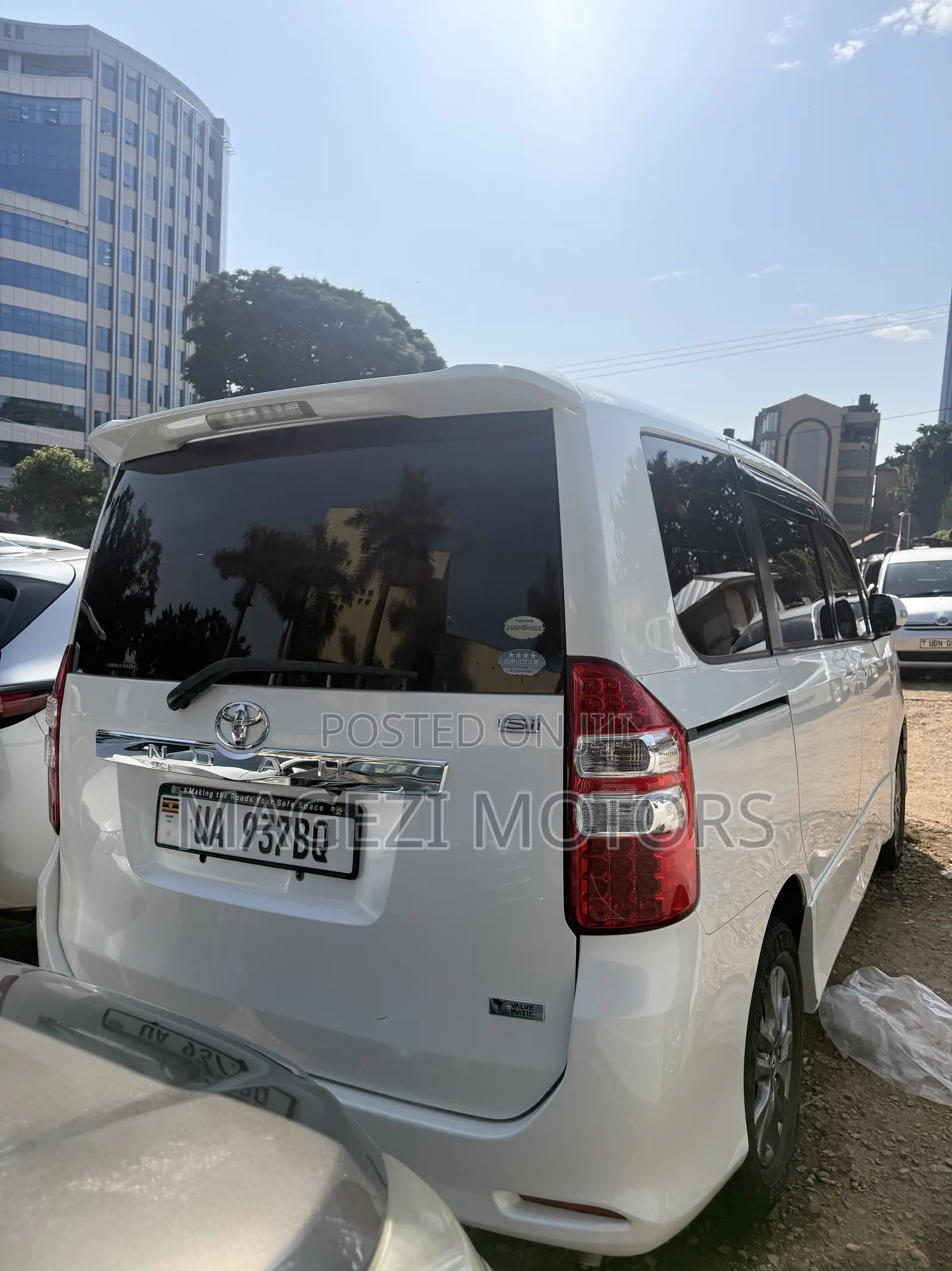 Toyota Noah 2013 White