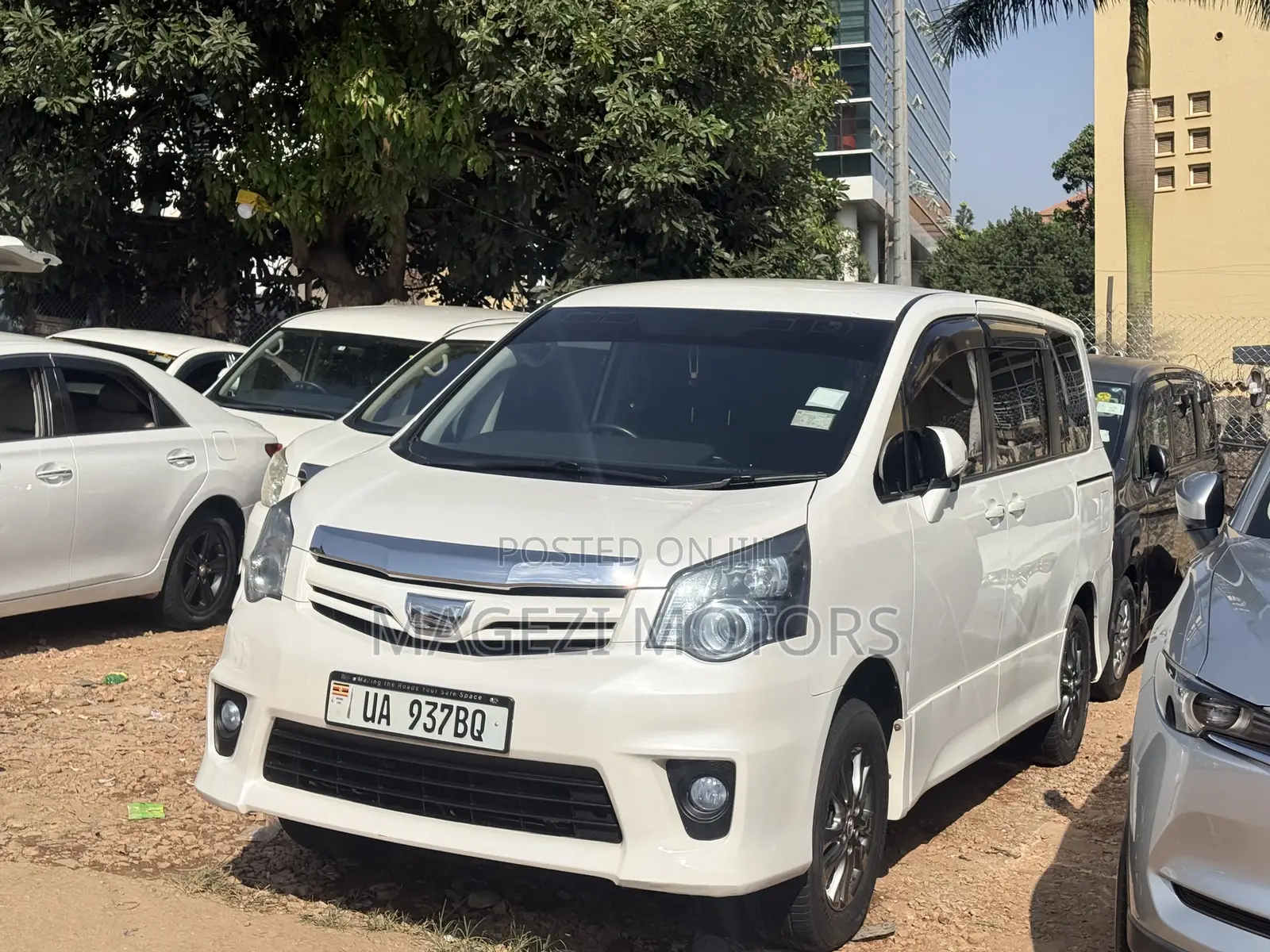 Toyota Noah 2013 White