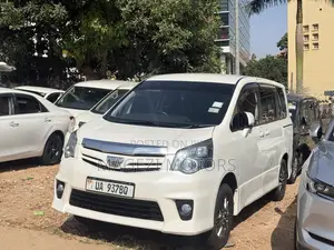 Toyota Noah 2013 White