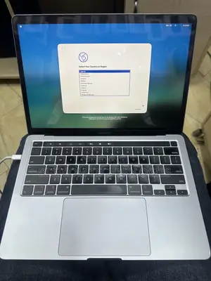 Laptop Apple MacBook 2020 16GB Intel Core i7 SSD 512GB