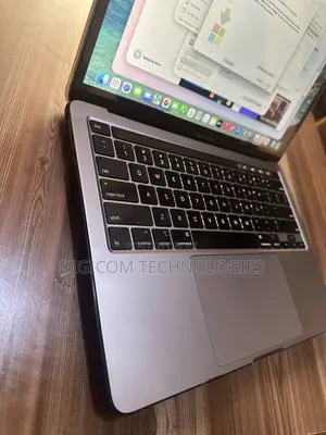 Laptop Apple MacBook 2020 16GB Intel Core i7 SSD 512GB