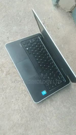 Laptop HP Pavilion TouchSmarT 14z 2GB Intel Core i3 HDD 128GB