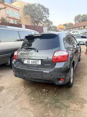 Toyota Auris 2011 Gray