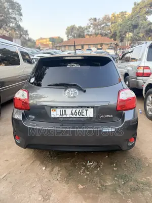 Toyota Auris 2011 Gray