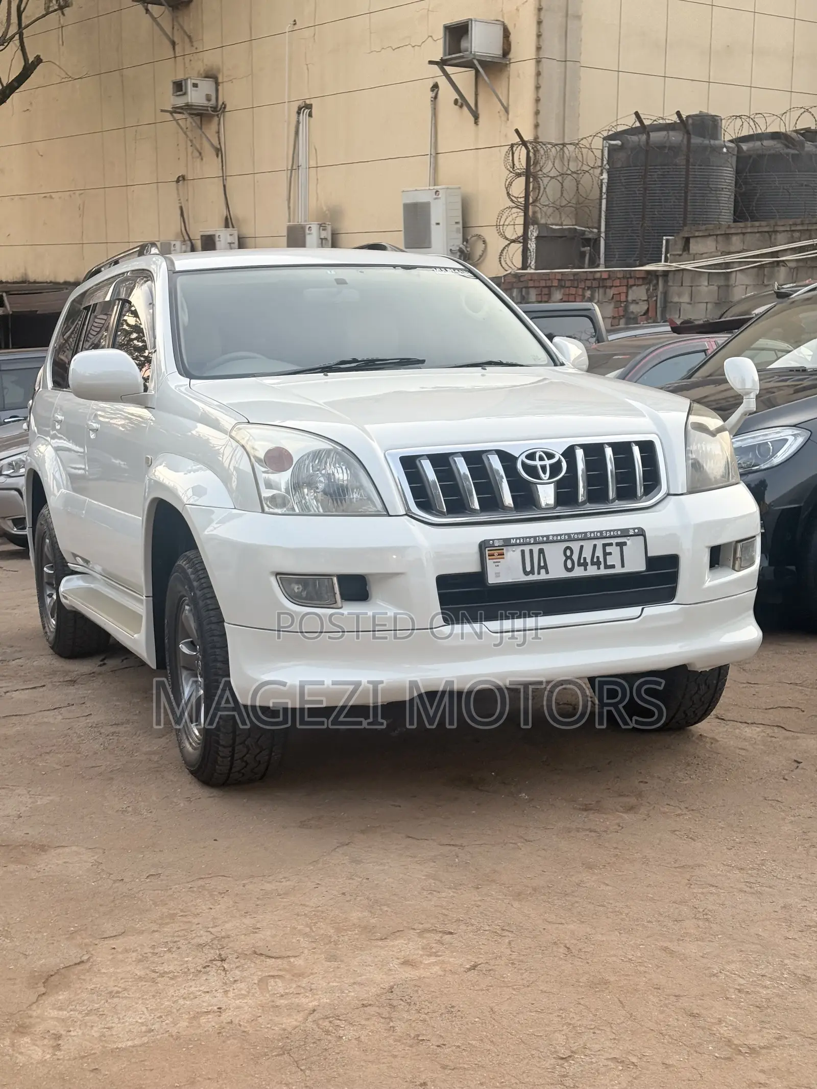 Toyota Land Cruiser Prado 2010 White