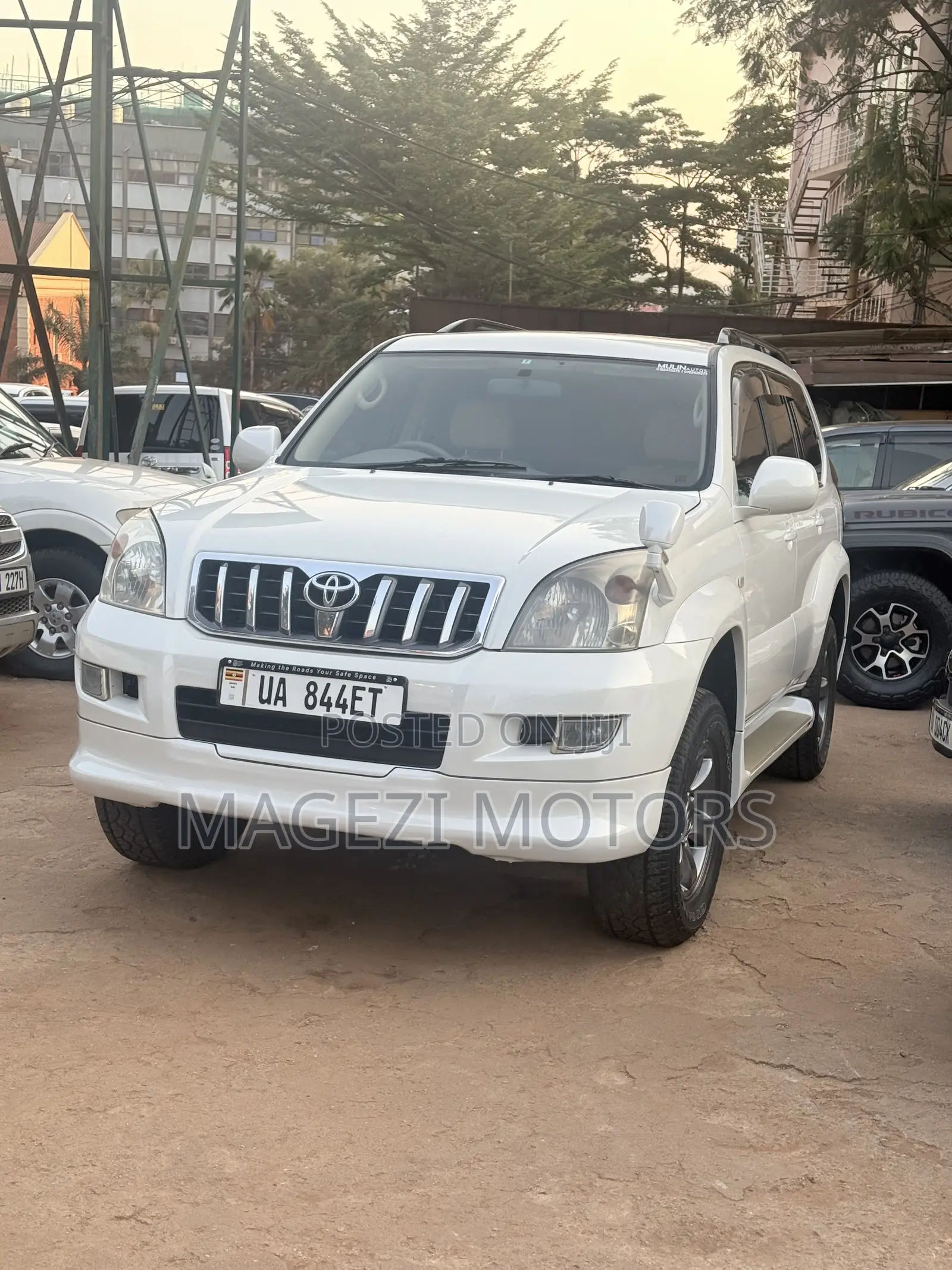 Toyota Land Cruiser Prado 2010 White