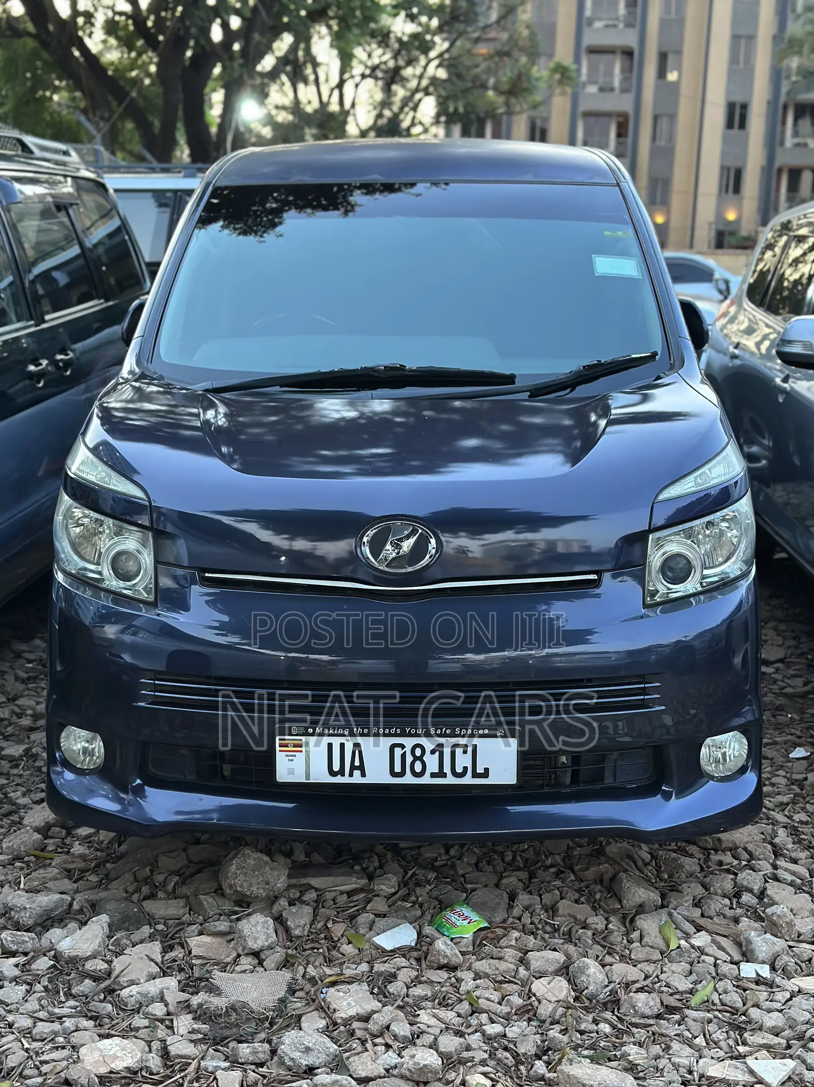 Toyota Noah 2011 Blue