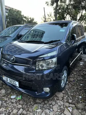 Toyota Noah 2011 Blue