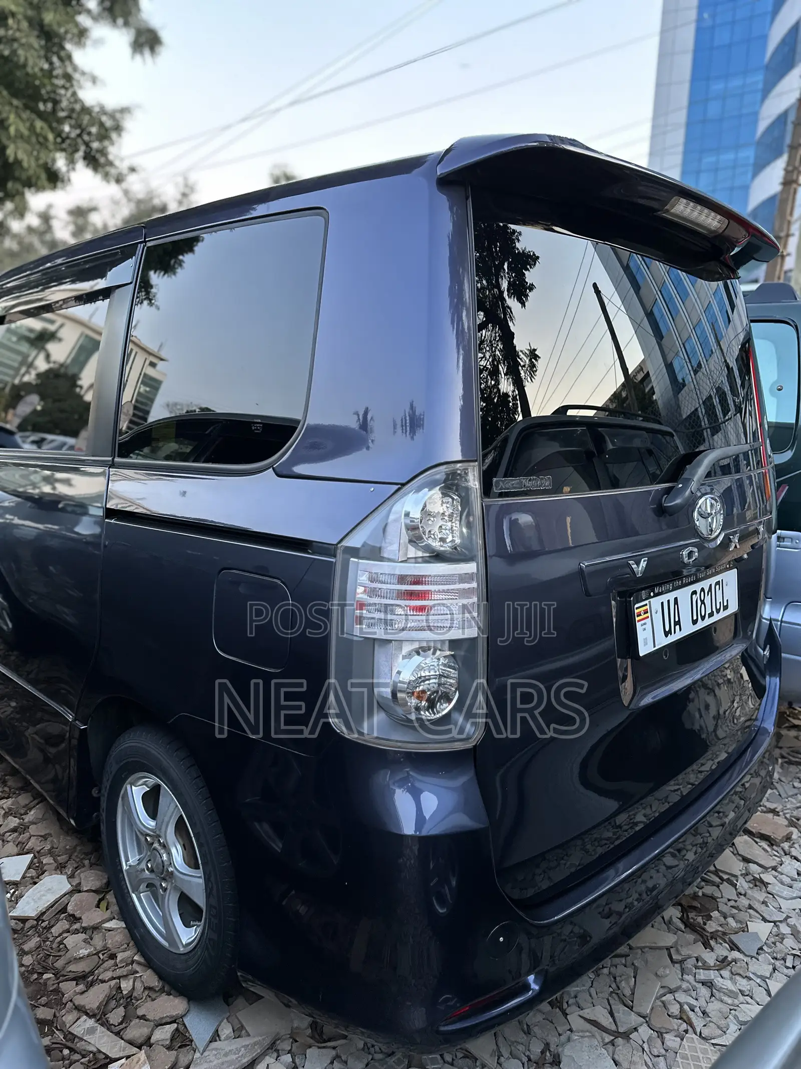 Toyota Noah 2011 Blue