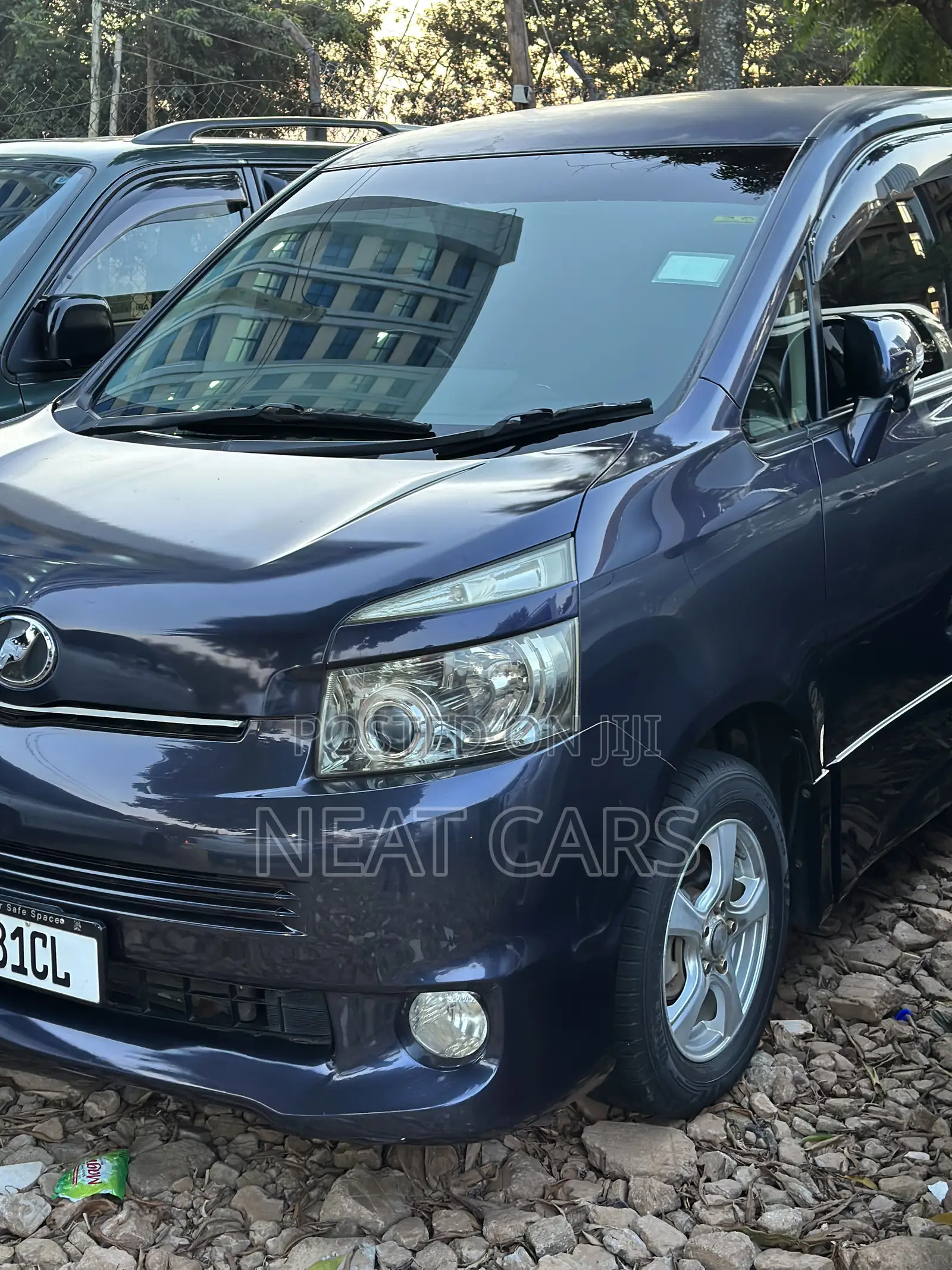 Toyota Noah 2011 Blue