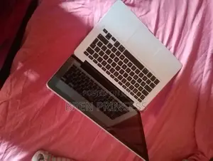 Laptop Apple MacBook 2012 8GB Intel Core i5 SSD 500GB