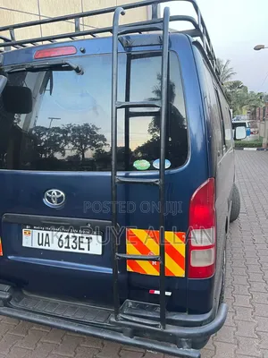 Toyota HiAce 2015 Blue