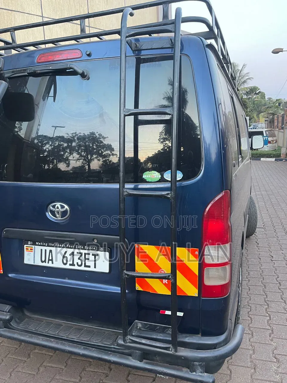 Toyota HiAce 2015 Blue
