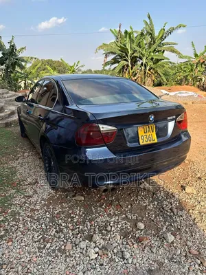 BMW 320i Sedan RWD 2008 Black