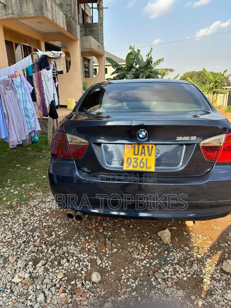 BMW 320i Sedan RWD 2008 Black