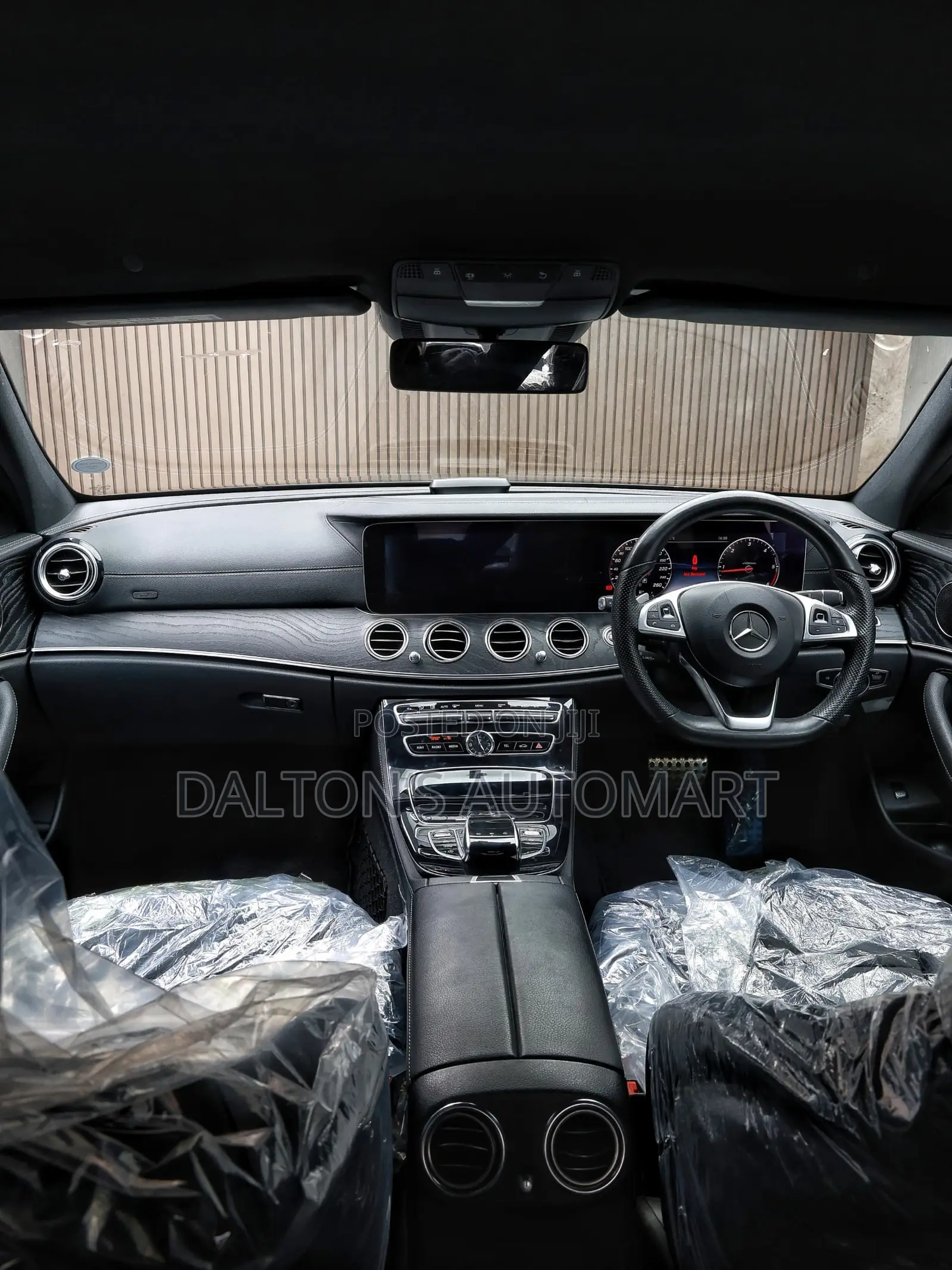 Mercedes-Benz E220 2017 Blue