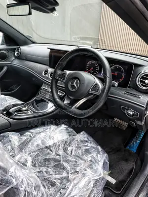 Mercedes-Benz E220 2017 Blue