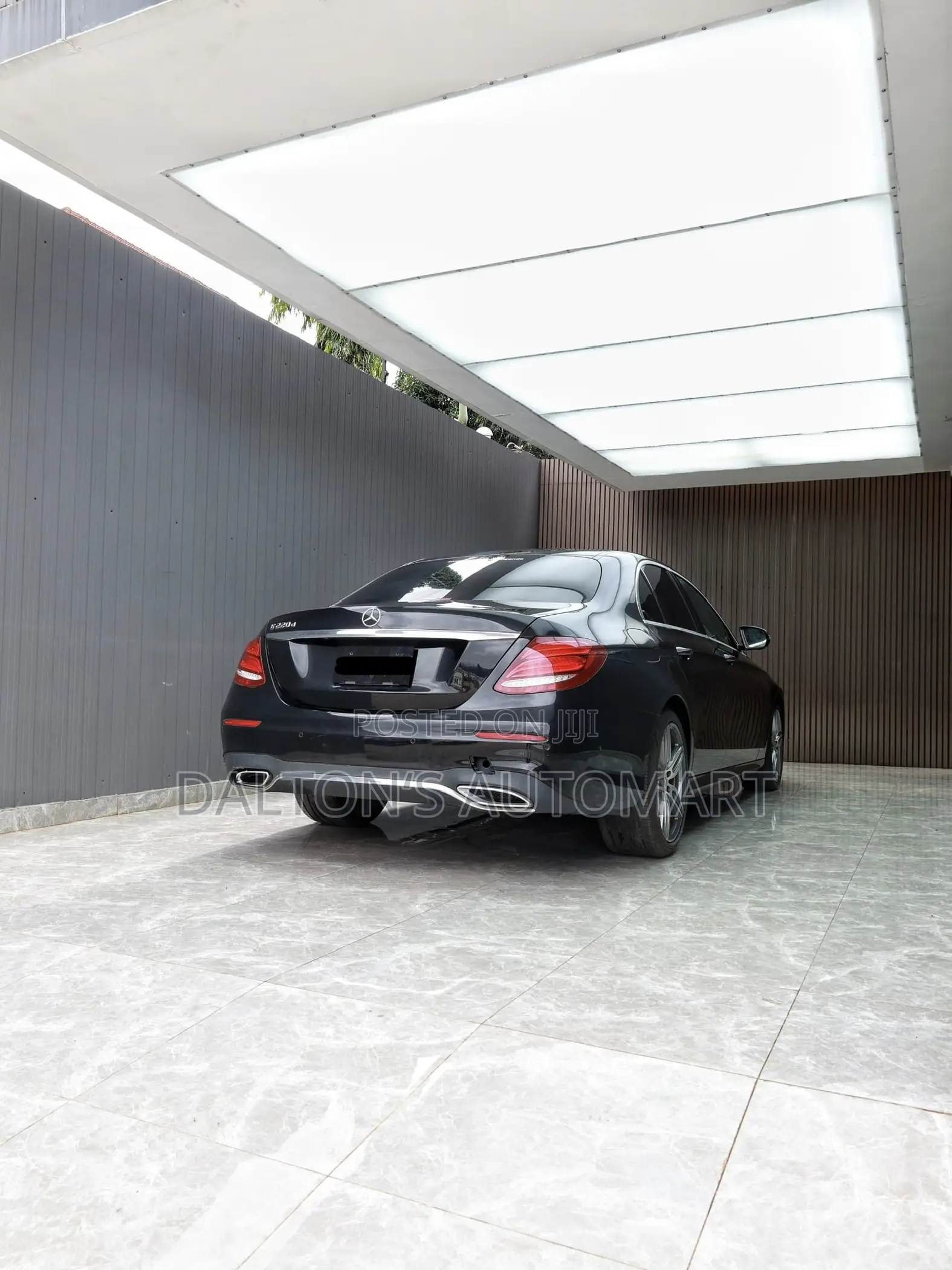 Mercedes-Benz E220 2017 Blue