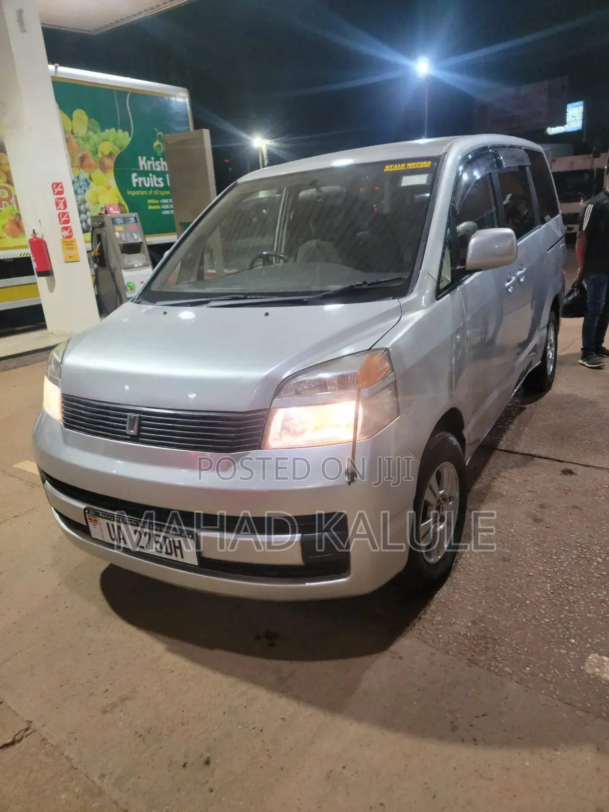 Toyota Noah 2006 Silver