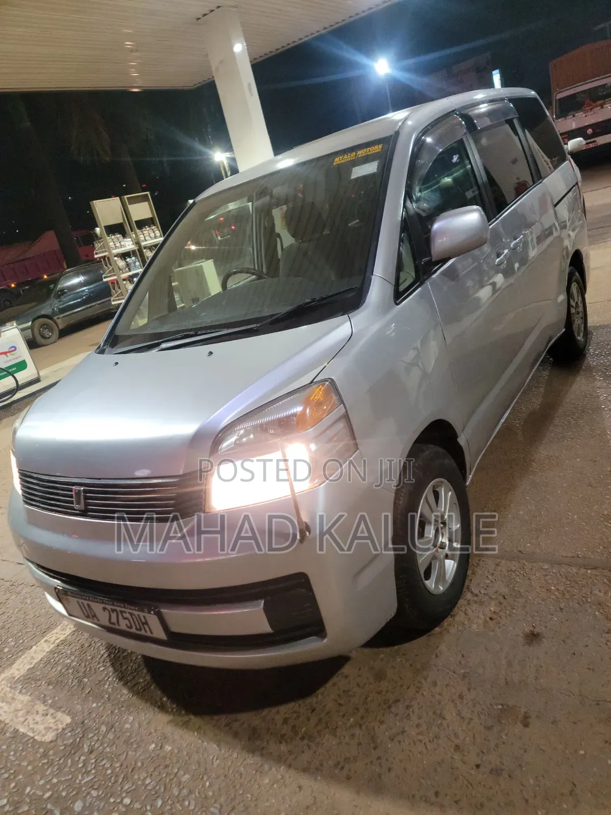Toyota Noah 2006 Silver