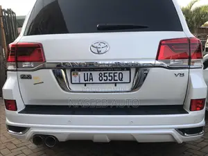 Toyota Land Cruiser Prado 2018 White