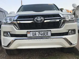 Toyota Land Cruiser Prado 2018 White