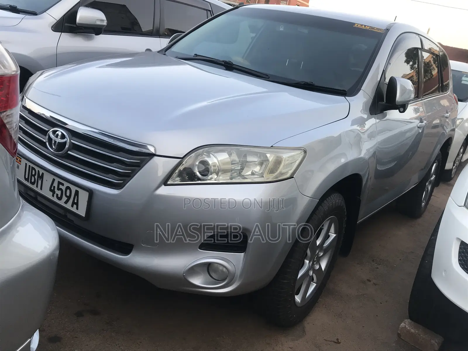 Toyota Vanguard 2010 Silver