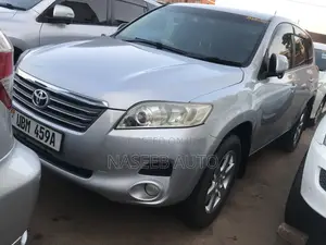 Toyota Vanguard 2010 Silver