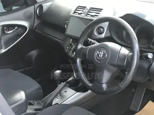 Toyota RAV4 2010 White