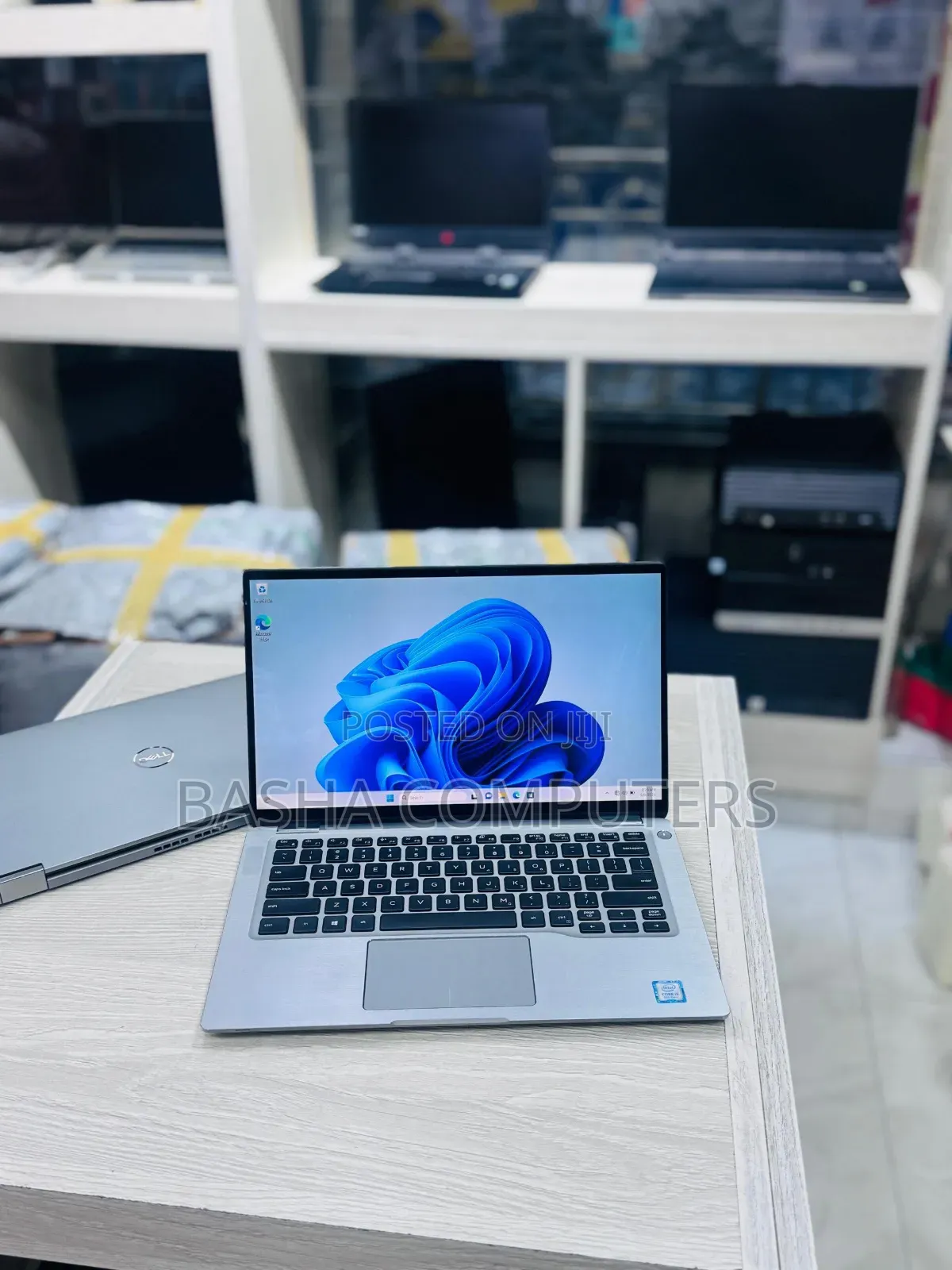 New Laptop Dell Latitude 7400 2-in-1 16GB Intel Core i7 SSHD+SSD 512GB