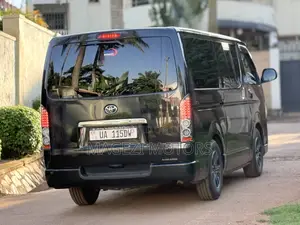 Toyota HiAce 2012 Black