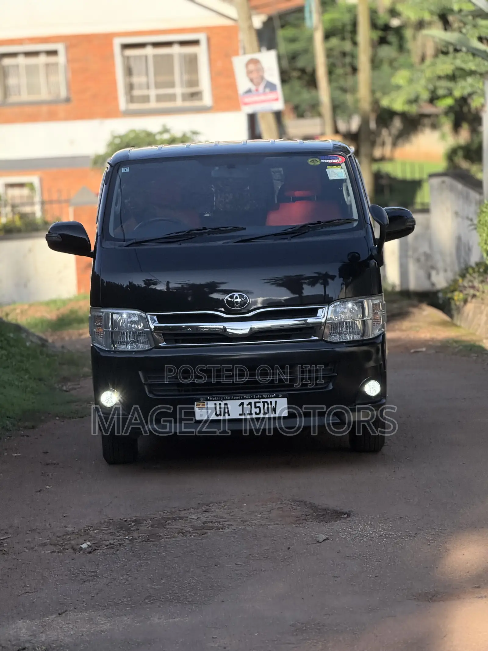 Toyota HiAce 2012 Black