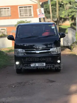 Toyota HiAce 2012 Black