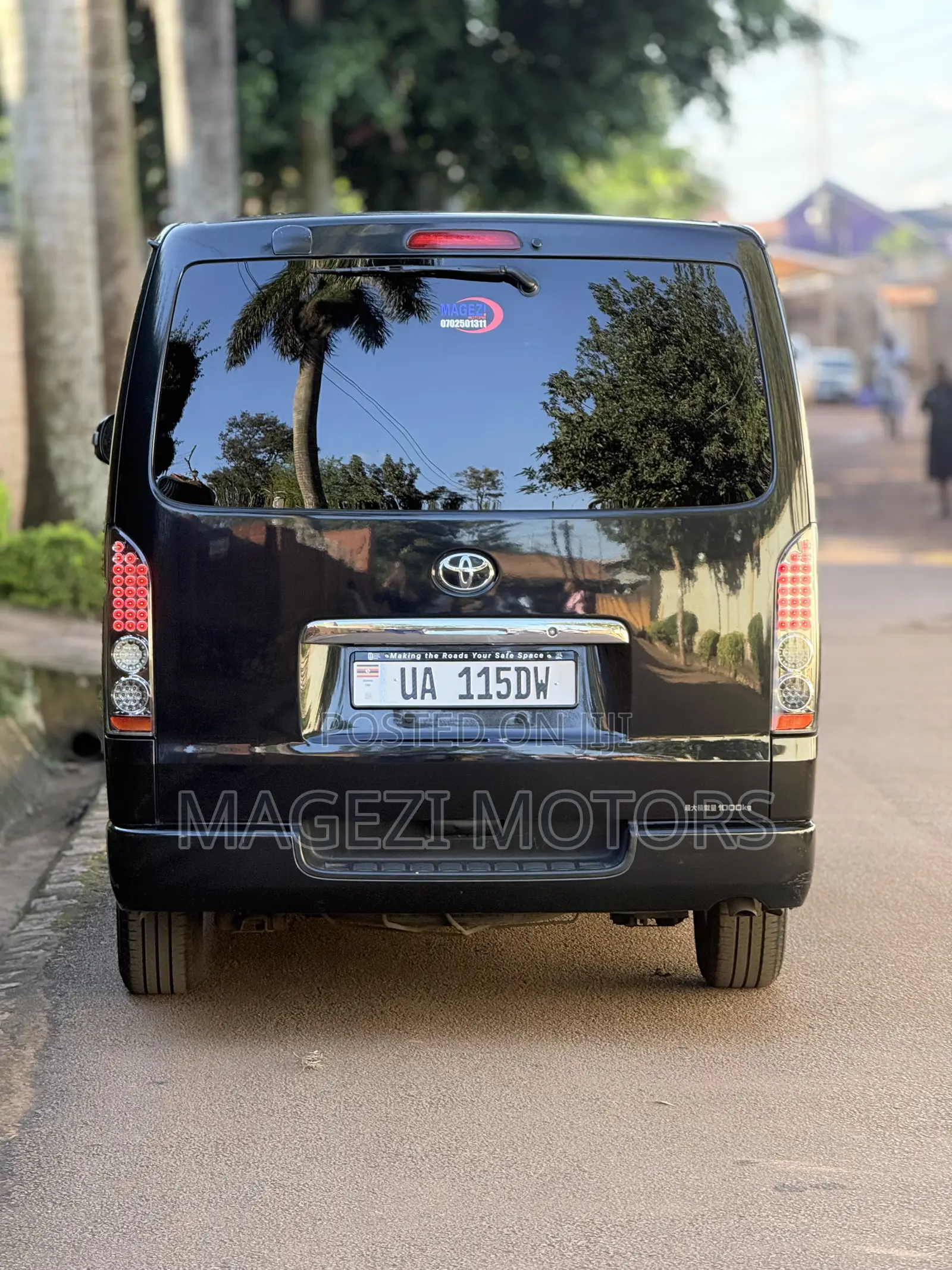 Toyota HiAce 2012 Black