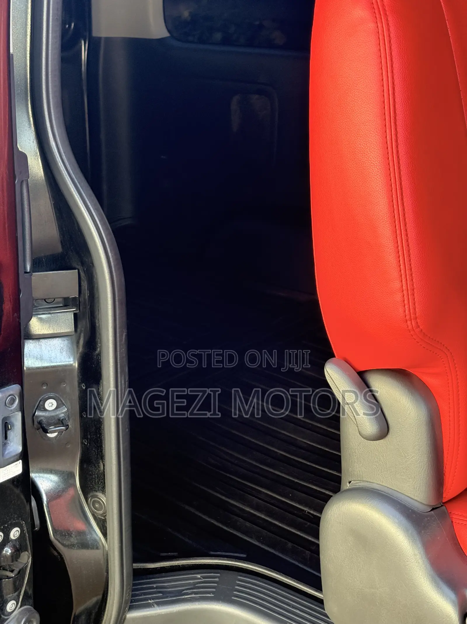 Toyota HiAce 2012 Black