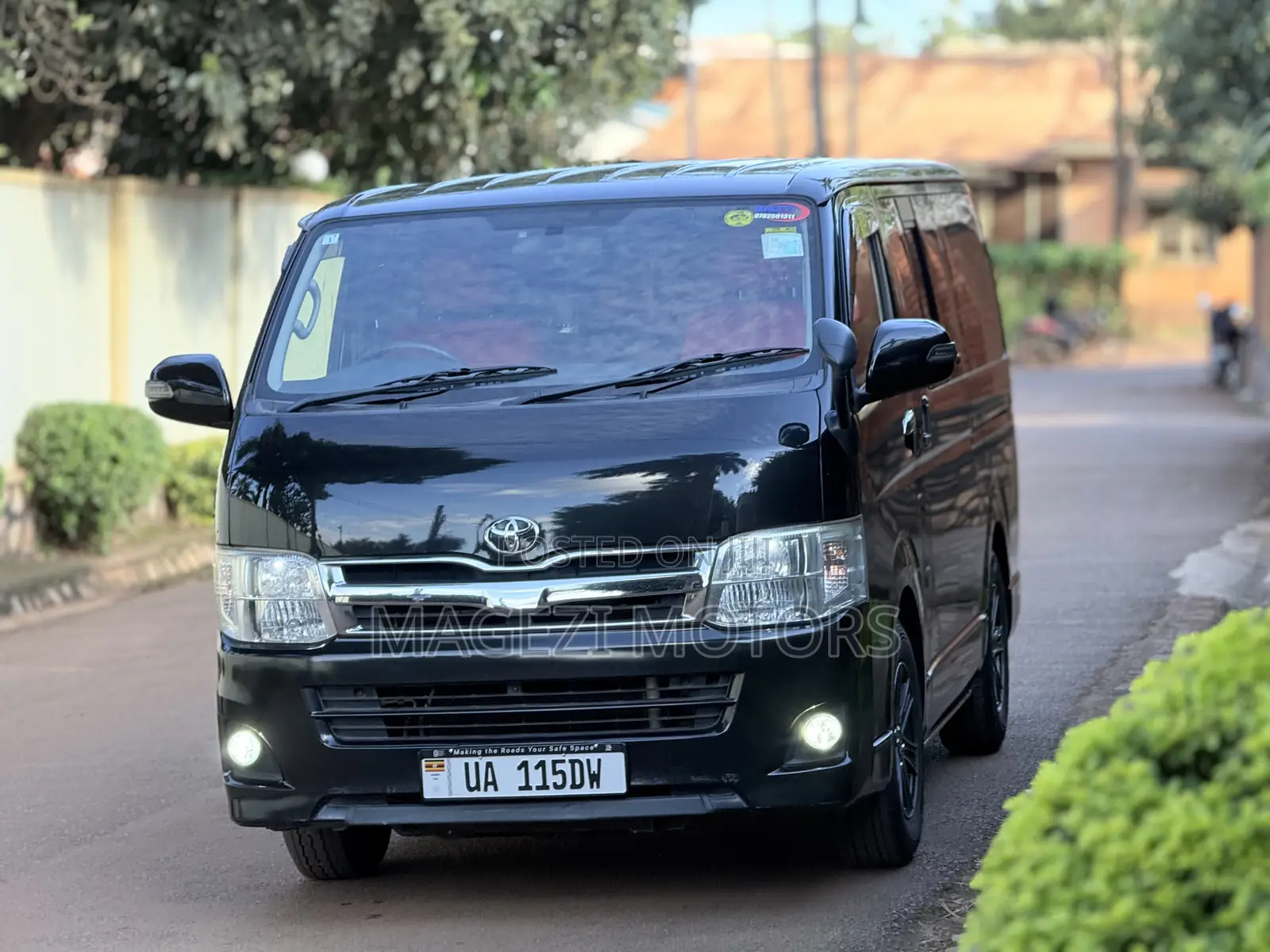 Toyota HiAce 2012 Black