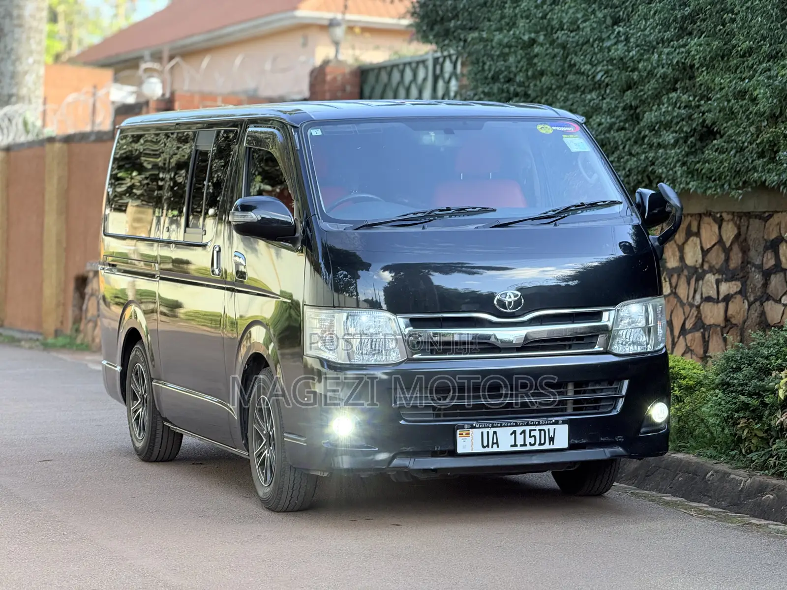 Toyota HiAce 2012 Black