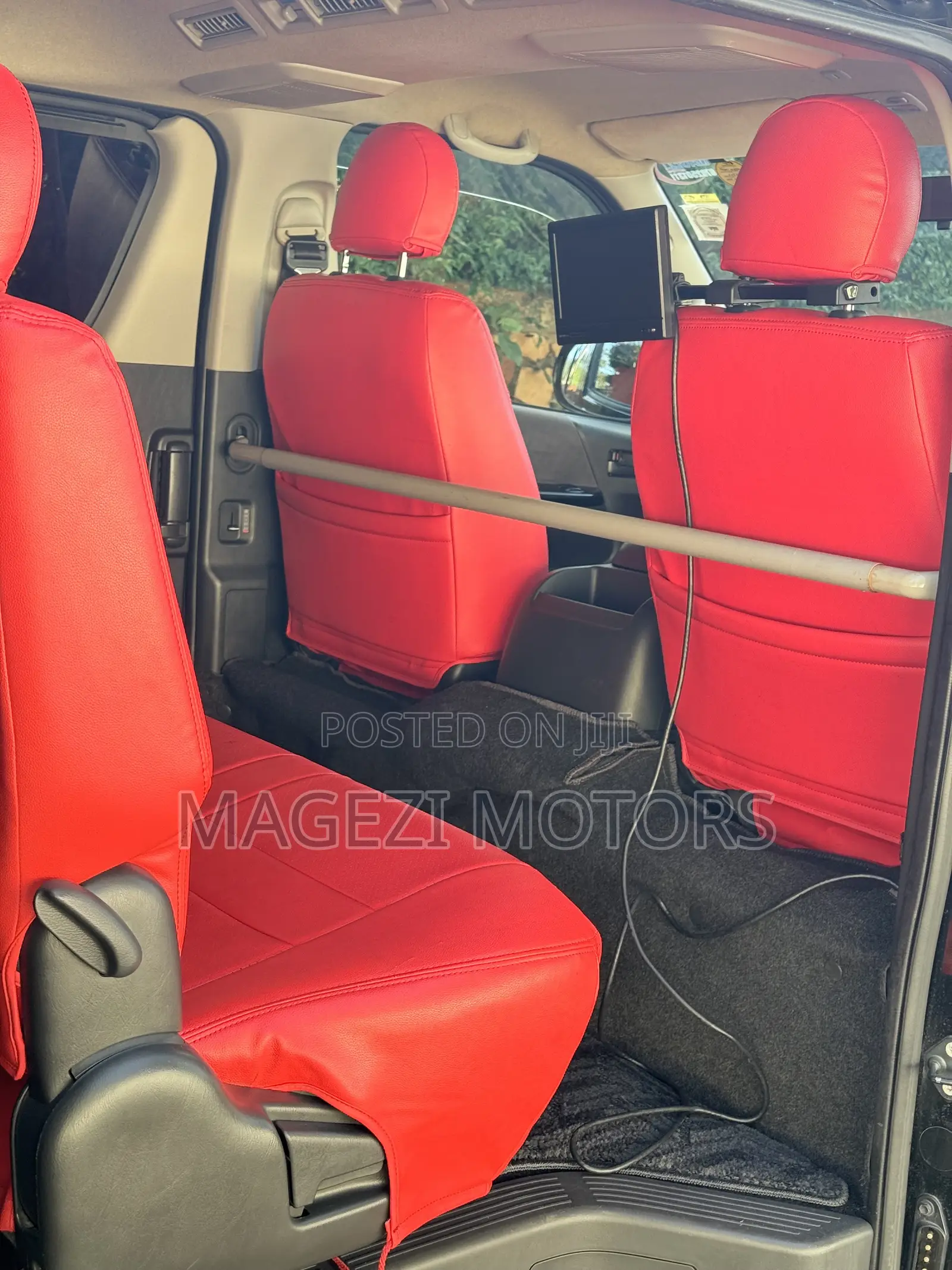Toyota HiAce 2012 Black
