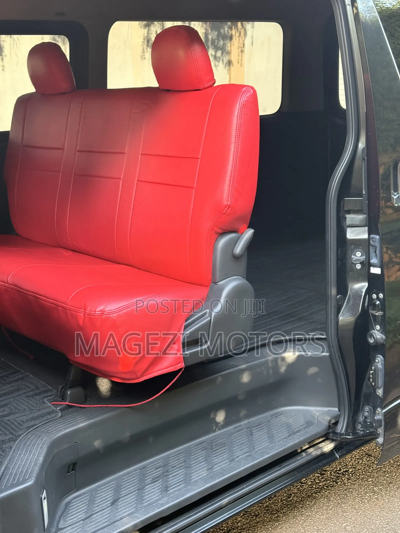 Toyota HiAce 2012 Black