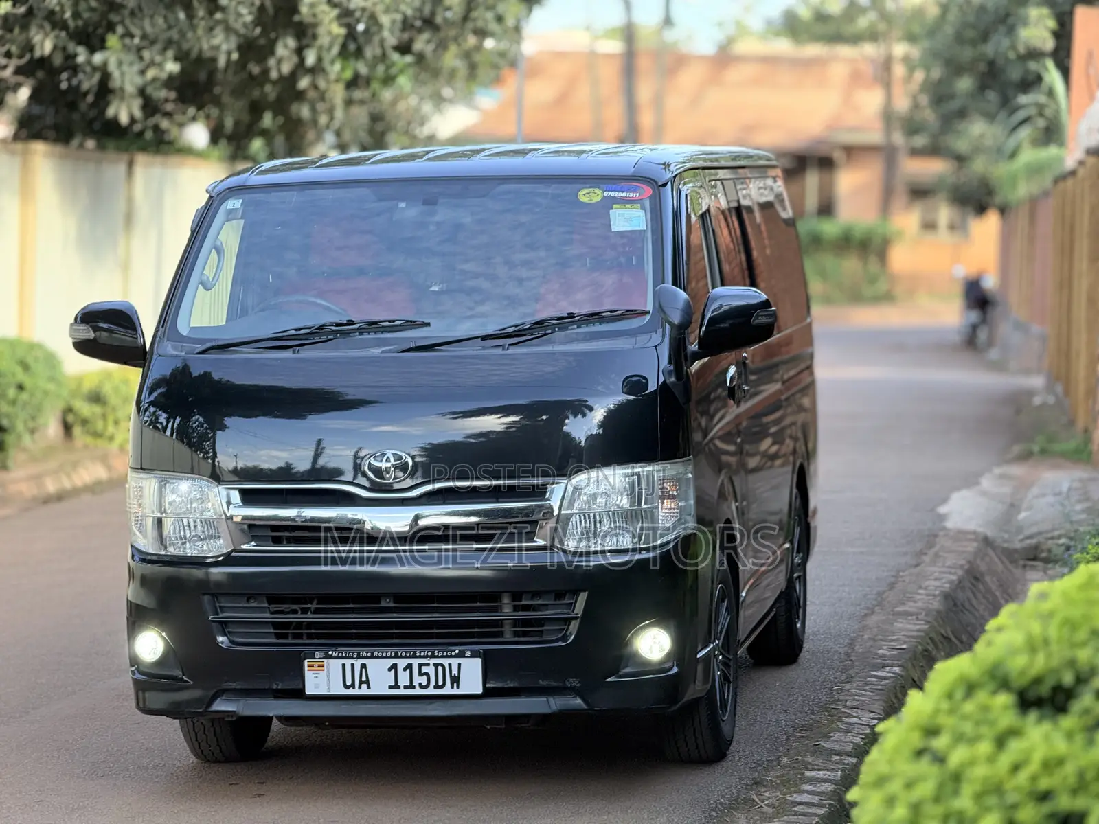 Toyota HiAce 2012 Black