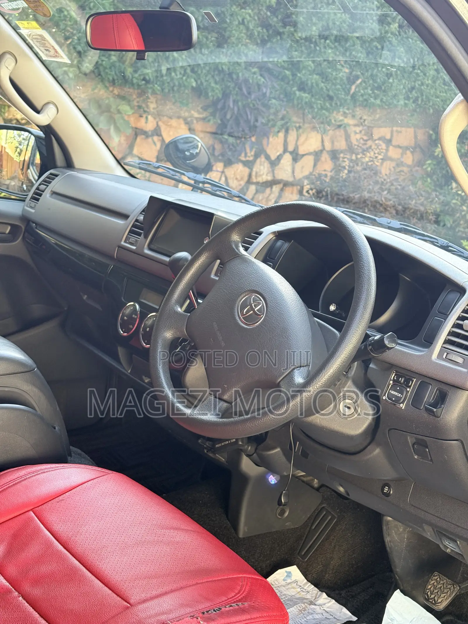 Toyota HiAce 2012 Black